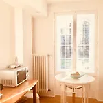 Ground Floor In In Charlottenburg Garden View ベルリン