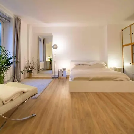 Apartament Ground Floor In In Charlottenburg Garden View