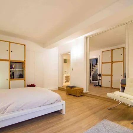 Ground Floor In In Charlottenburg Garden View *