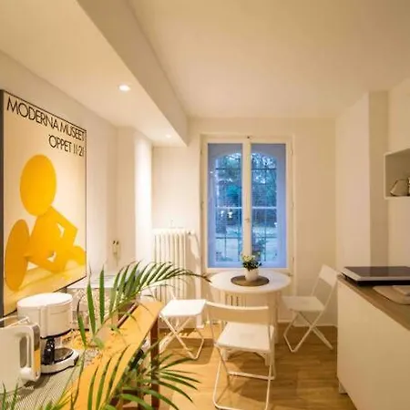 Ground Floor In In Charlottenburg Garden View *