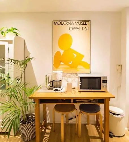 Ground Floor In In Charlottenburg Garden View