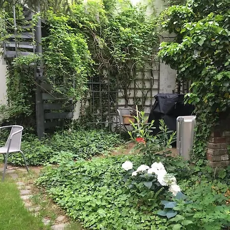 Ground Floor In In Charlottenburg Garden View Apartamento Berlim
